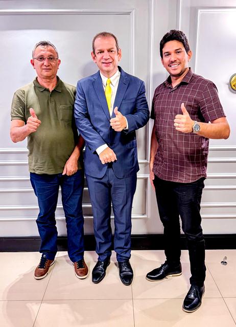 Professor Andrade com deputado Castro Neto.jpg